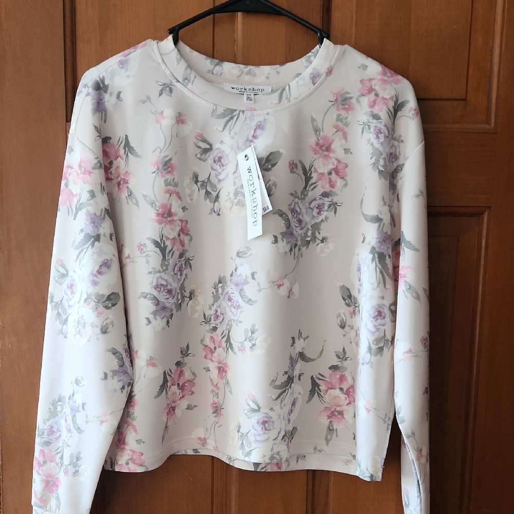 Gorgeous Floral Cropped Sweatshirt